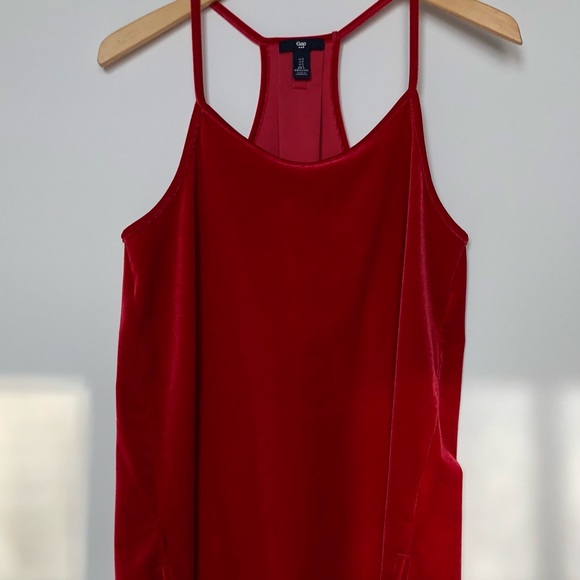 Red velvet Gap tank top - Picture 1 of 4